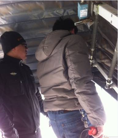 限位開關傳感器在機場登機橋的安全監測系統中的應用