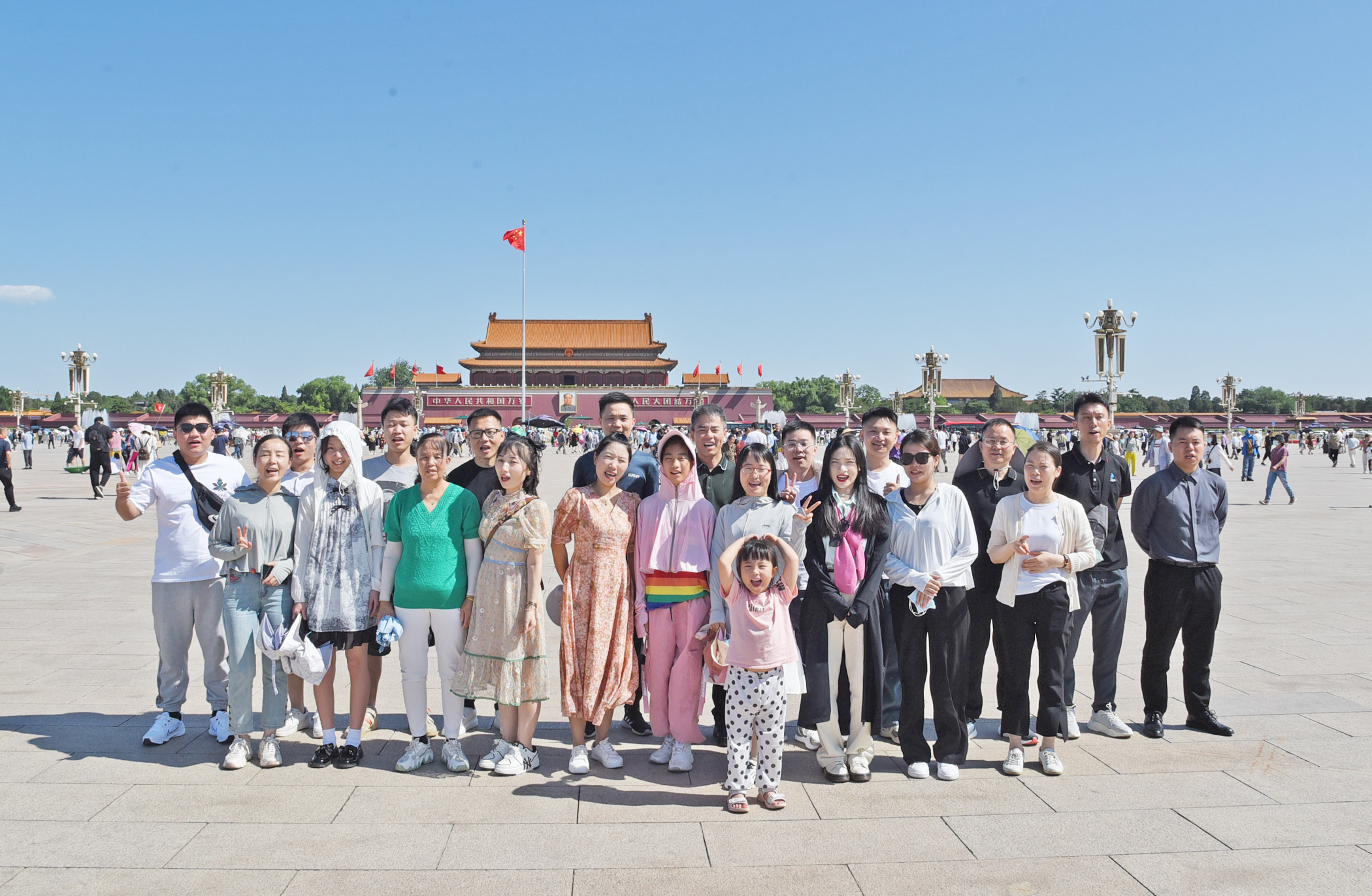 春暖花開游故宮，風和日麗登長城！